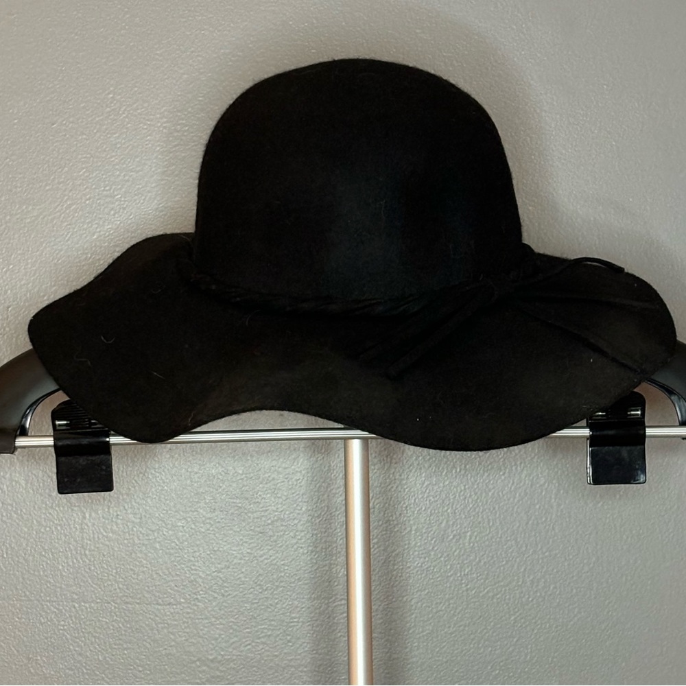 Black Wool Hat with Wide Brin